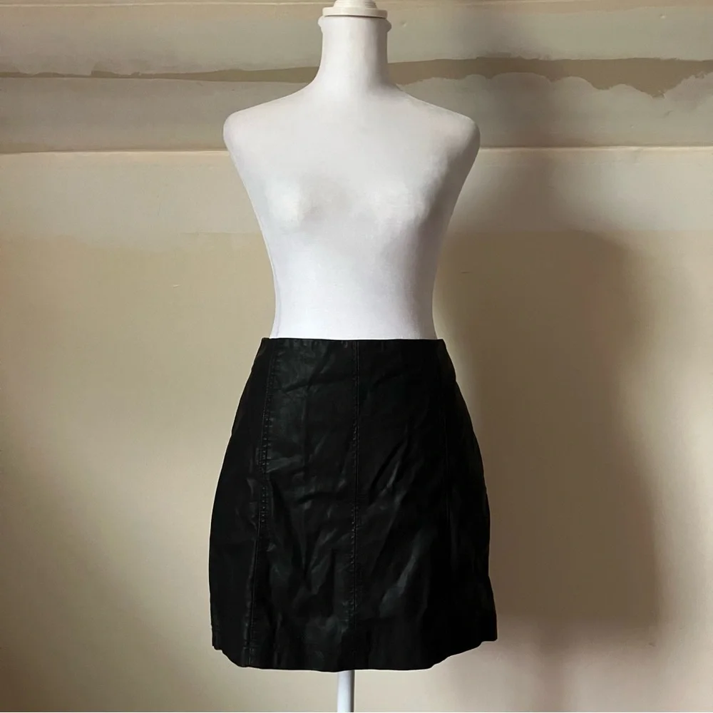 Free People Modern Femme Black Faux Leather Mini Skirt size 4